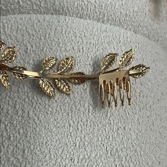 Girls Gold Leaf Hair Accessory NWT - Picture 4 of 8